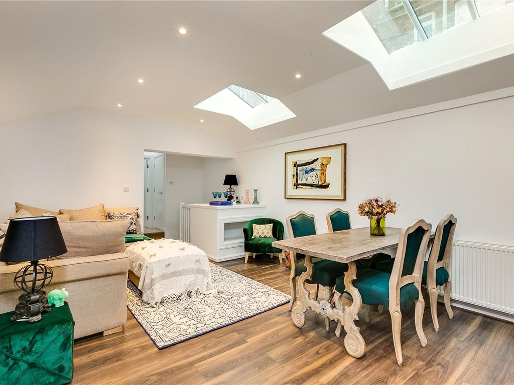 3 bed terraced house for sale in Foxton Mews, Richmond TW10, £950,000