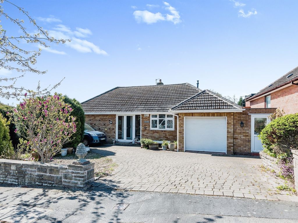 3 bed detached bungalow for sale in Conchar Road, Sutton Coldfield B72, £450,000