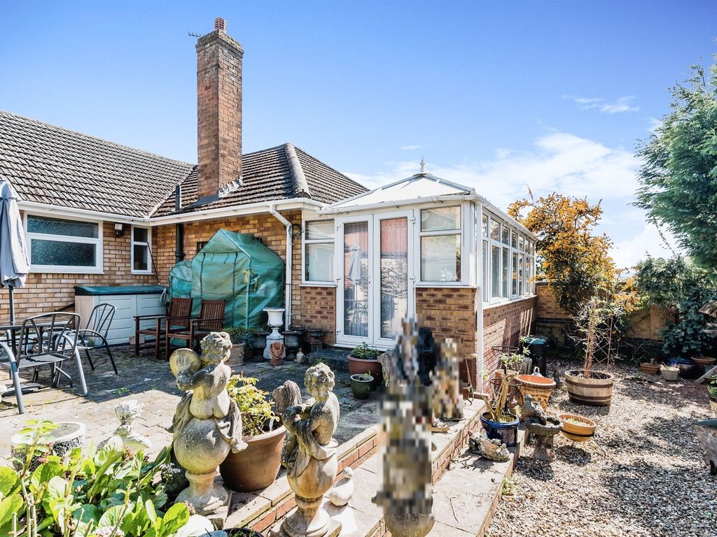 3 bed detached bungalow for sale in Conchar Road, Sutton Coldfield B72, £450,000