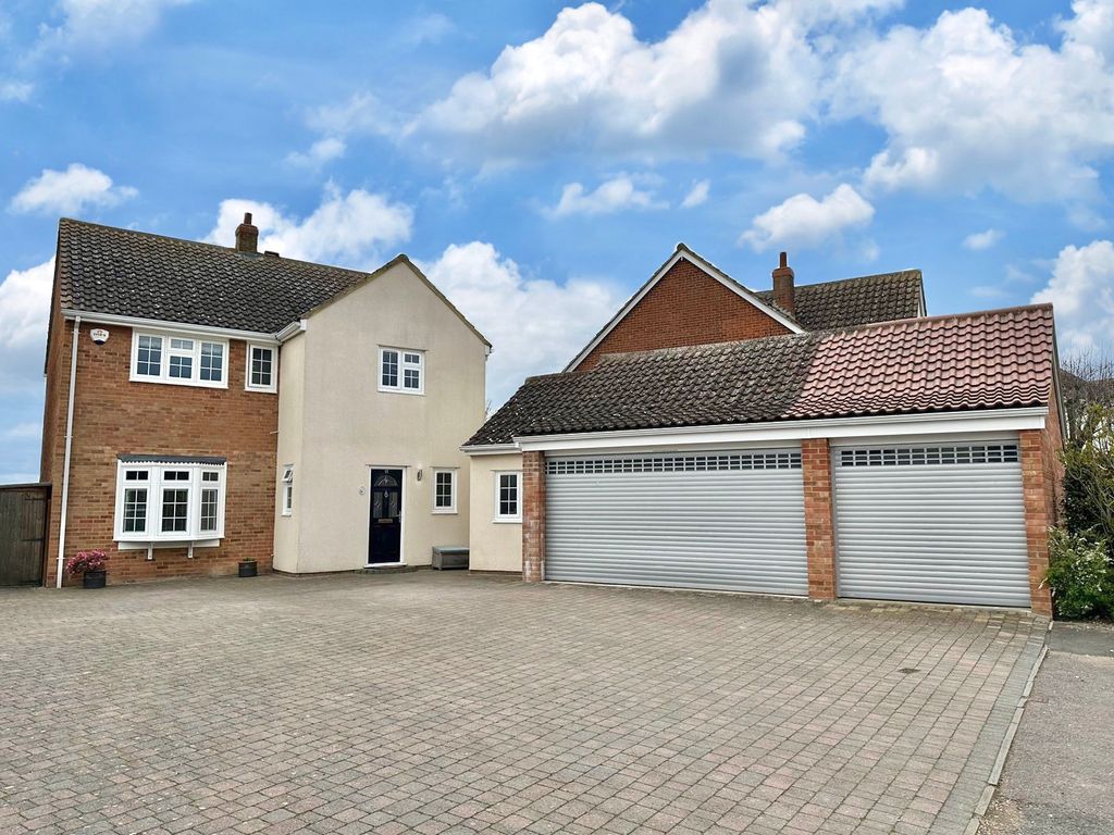 4 bed detached house for sale in Cockhall Close, Litlington, Royston SG8, £600,000