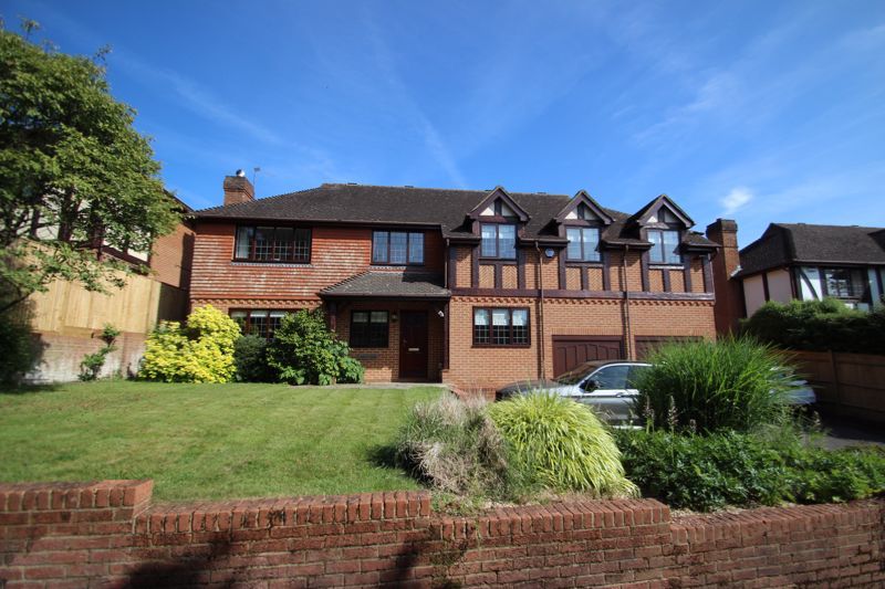 5 bed property for sale in Skippers Hill, Five Ashes, Mayfield TN20, £725,000
