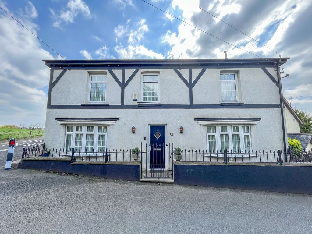 6 bed cottage for sale in The Garw, Croesyceiliog NP44, £480,000