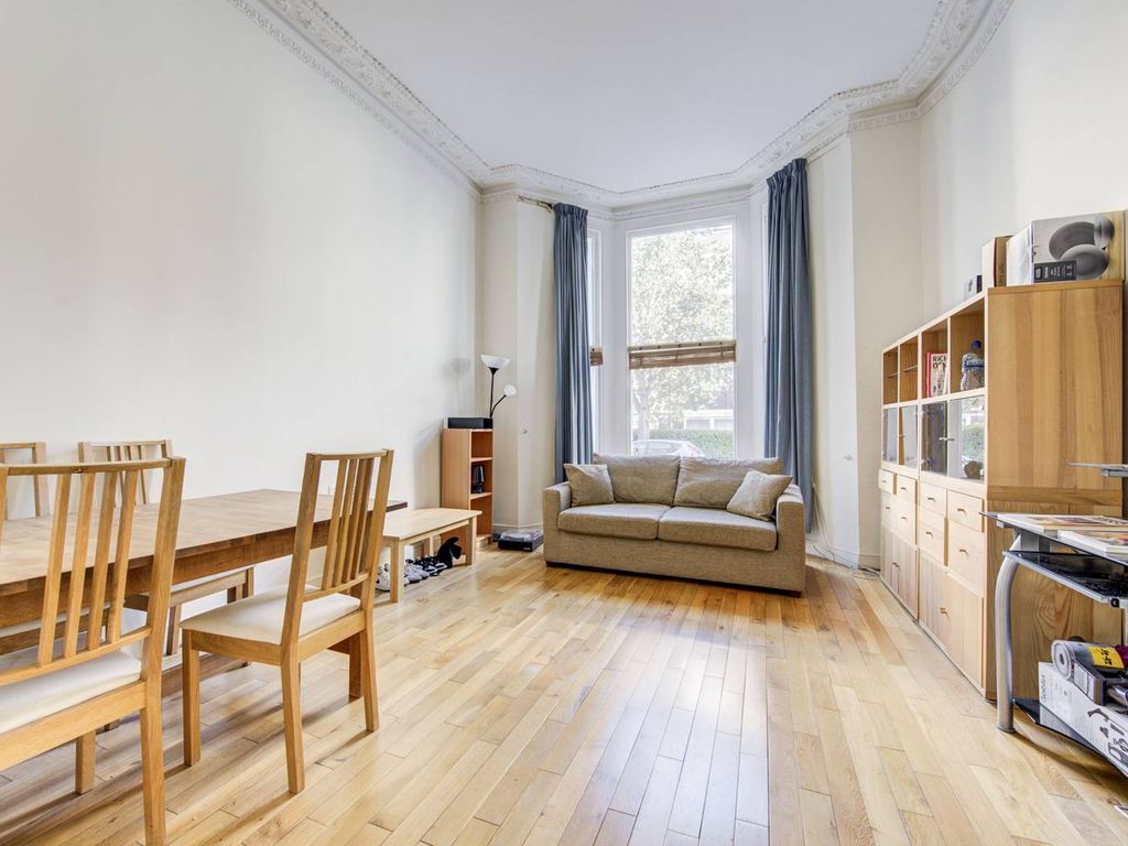 2 bed flat for sale in Fairholme Road, Barons Court, London W14, £485,000
