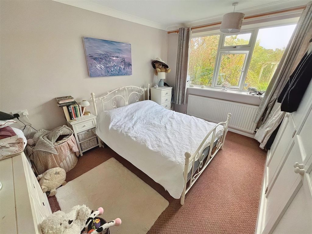 2 bed detached bungalow for sale in Fishweir Lane, Bradpole, Bridport DT6, £425,000