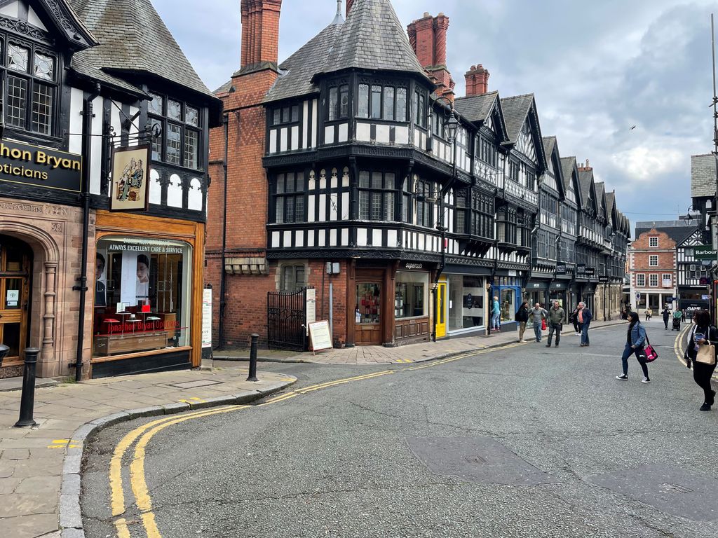 Retail premises to let in St. Werburgh Street, Chester CH1, £25,000 pa