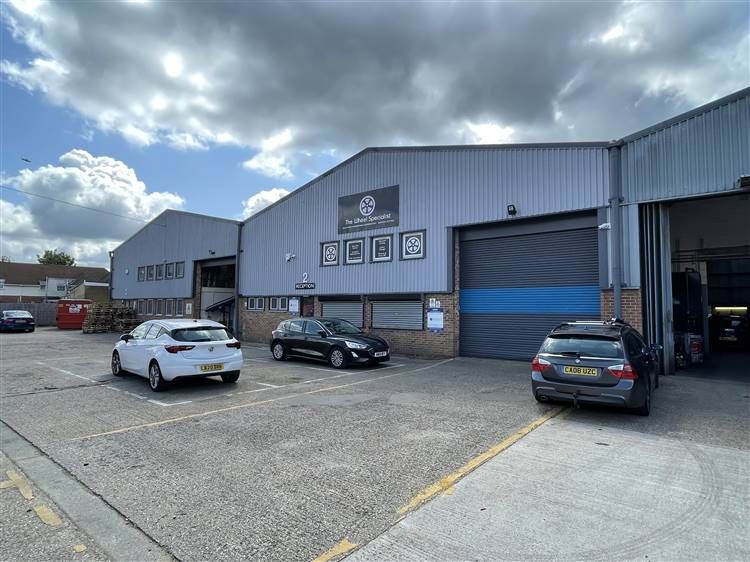 Warehouse to let in Unit 2 Clivemont Road, Cordwallis Industrial Estate, Maidenhead SL6, £66,556 pa