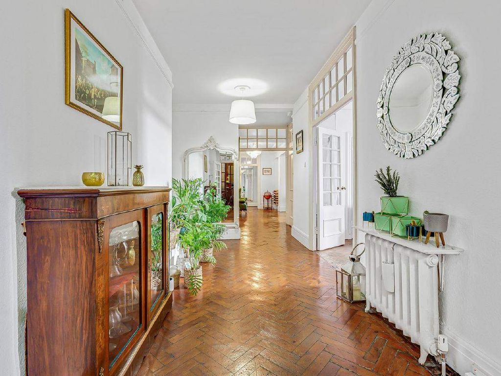 4 bed flat for sale in Baker Street, London NW1, £1,750,000