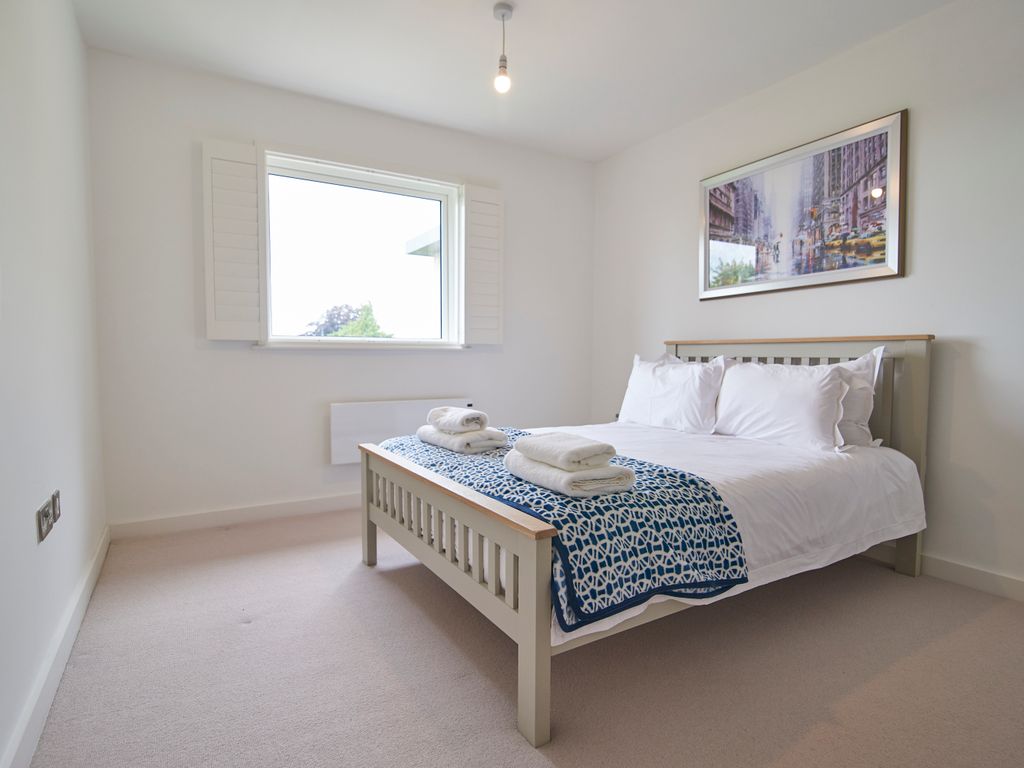 2 bed flat for sale in Lansdown Road, Bath BA1, £525,000