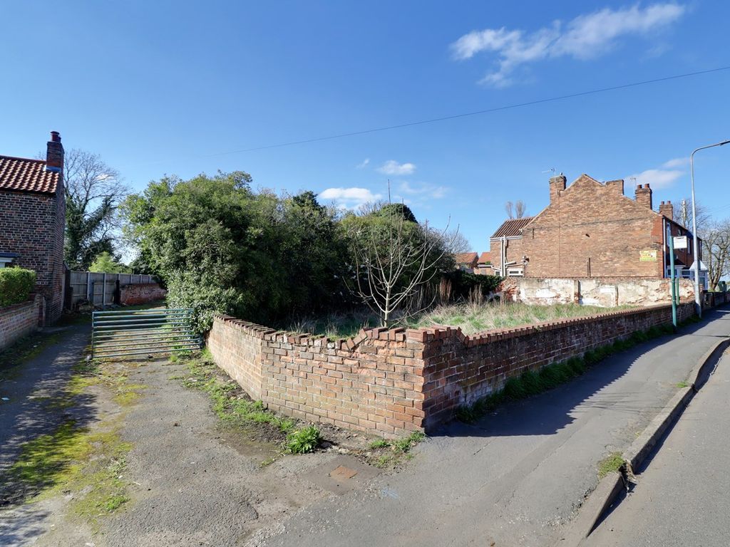 Land for sale in Eastoft Road, Crowle DN17, £450,000