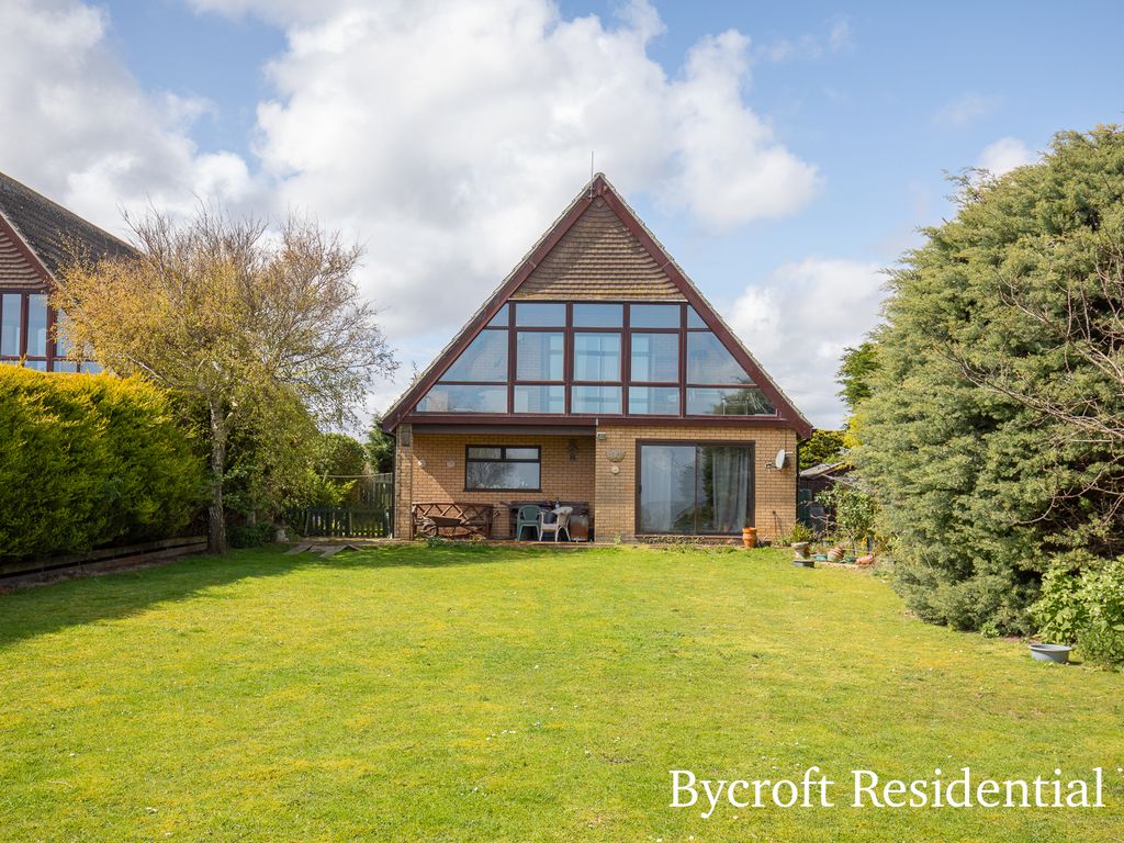 4 bed detached house for sale in Bush Road, Winterton-On-Sea, Great Yarmouth NR29, £710,000