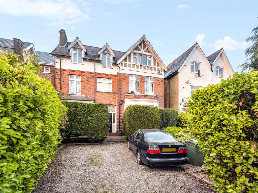 2 bed flat for sale in Brondesbury Park, London NW6, £850,000