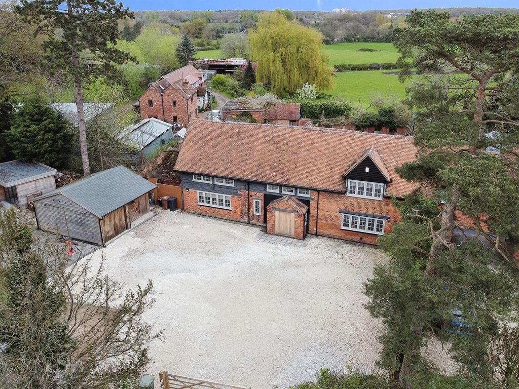 4 bed barn conversion for sale in Tanners Lane, Berkswell, Coventry CV7, £764,000