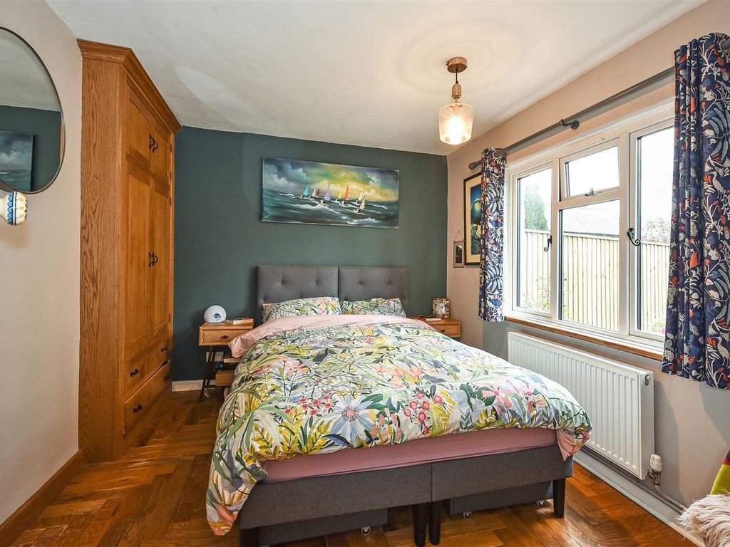 3 bed detached house for sale in South Lane, Nomansland, Wiltshire SP5, £595,000