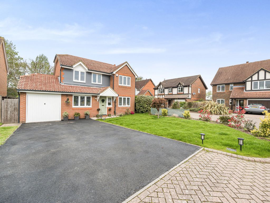 4 bed detached house for sale in Sanger Drive, Send, Woking, Surrey GU23, £850,000