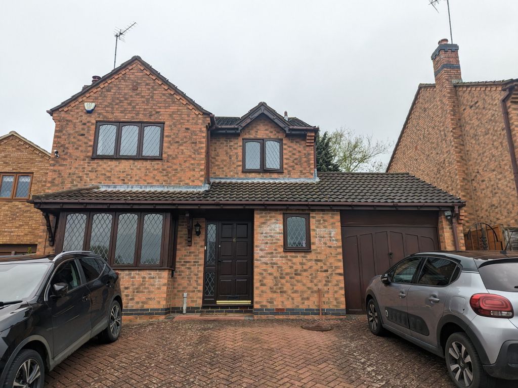 3 bed detached house to rent in Vickers Close, Rothwell NN14, £1,595 pcm