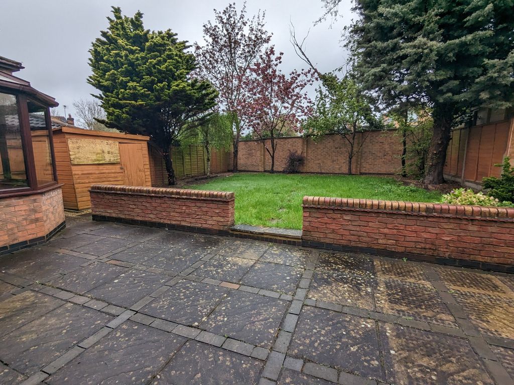 3 bed detached house to rent in Vickers Close, Rothwell NN14, £1,595 pcm