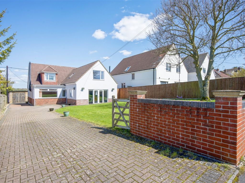 5 bed detached house for sale in East Gomeldon Road, Salisbury SP4, £700,000