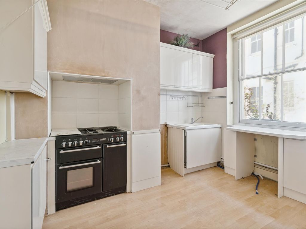 3 bed flat for sale in Prebend Mansions, London W4, £1,000,000