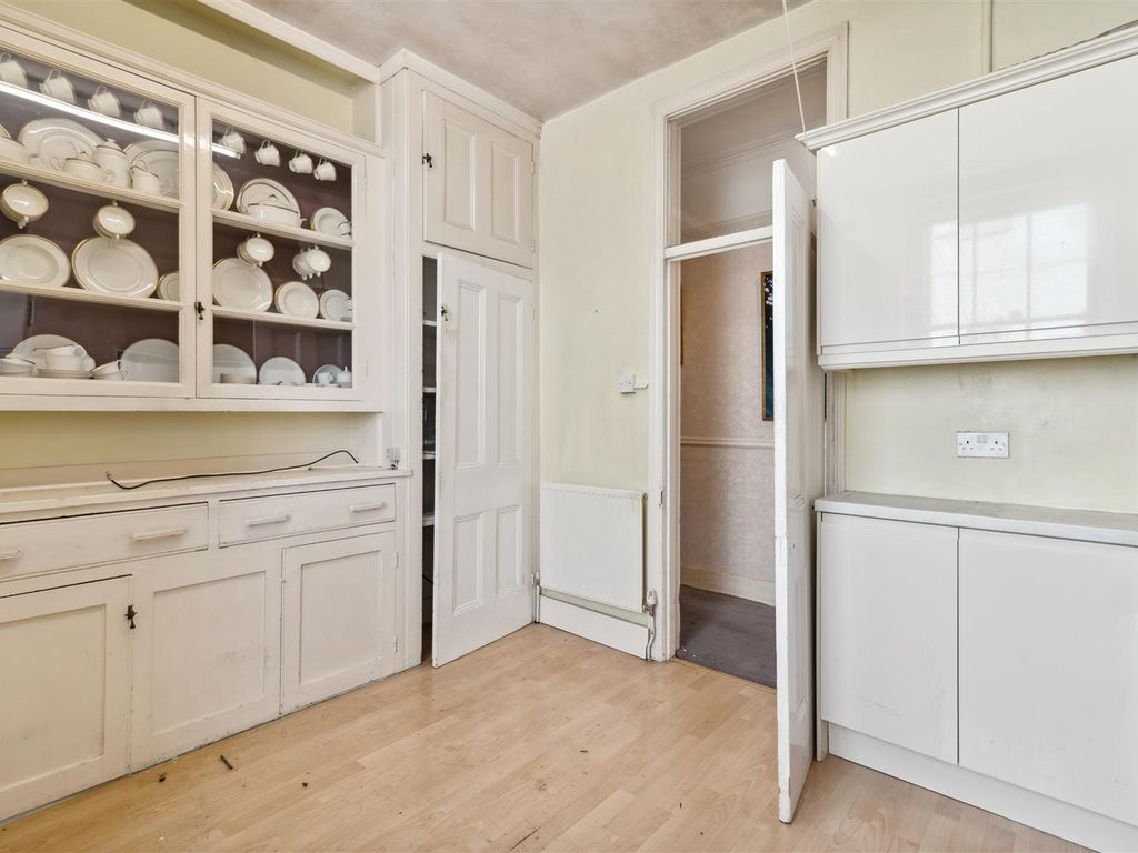 3 bed flat for sale in Prebend Mansions, London W4, £1,000,000