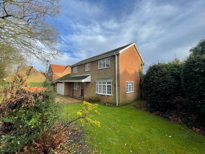 3 bed detached house for sale in Green Lane, Prestwood, Great Missenden HP16, £845,000