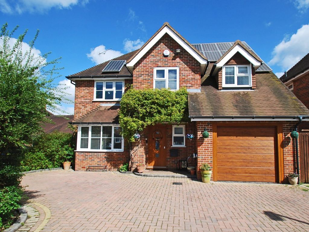 6 bed detached house for sale in Top Farm Close, Beaconsfield, Buckinghamshire HP9, £1,195,000