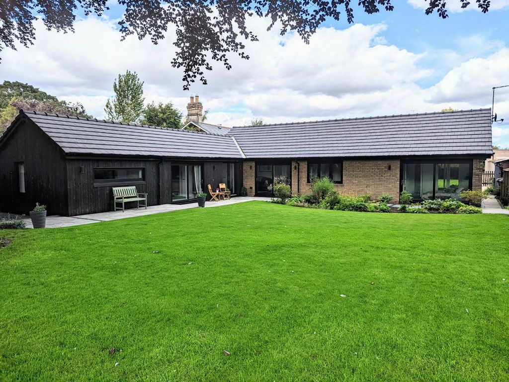 4 bed bungalow for sale in East Lane, New Walk, Beverley, East Yorkshire HU17, £850,000