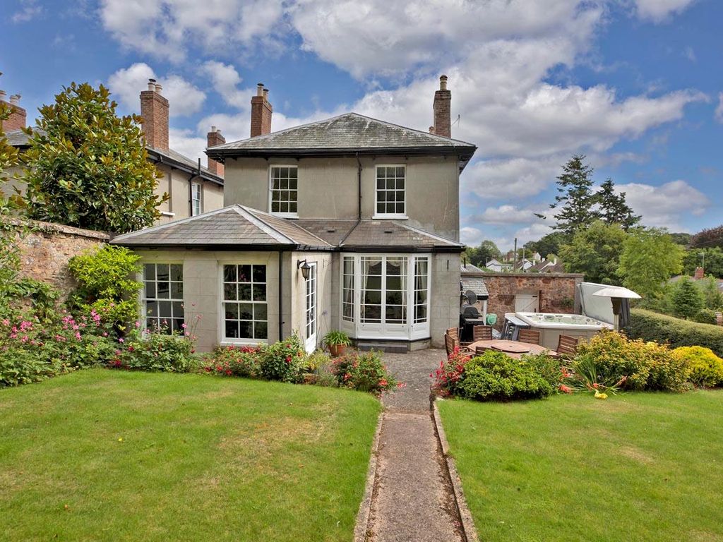 4 bed detached house for sale in Exeter, Devon EX2, £995,000