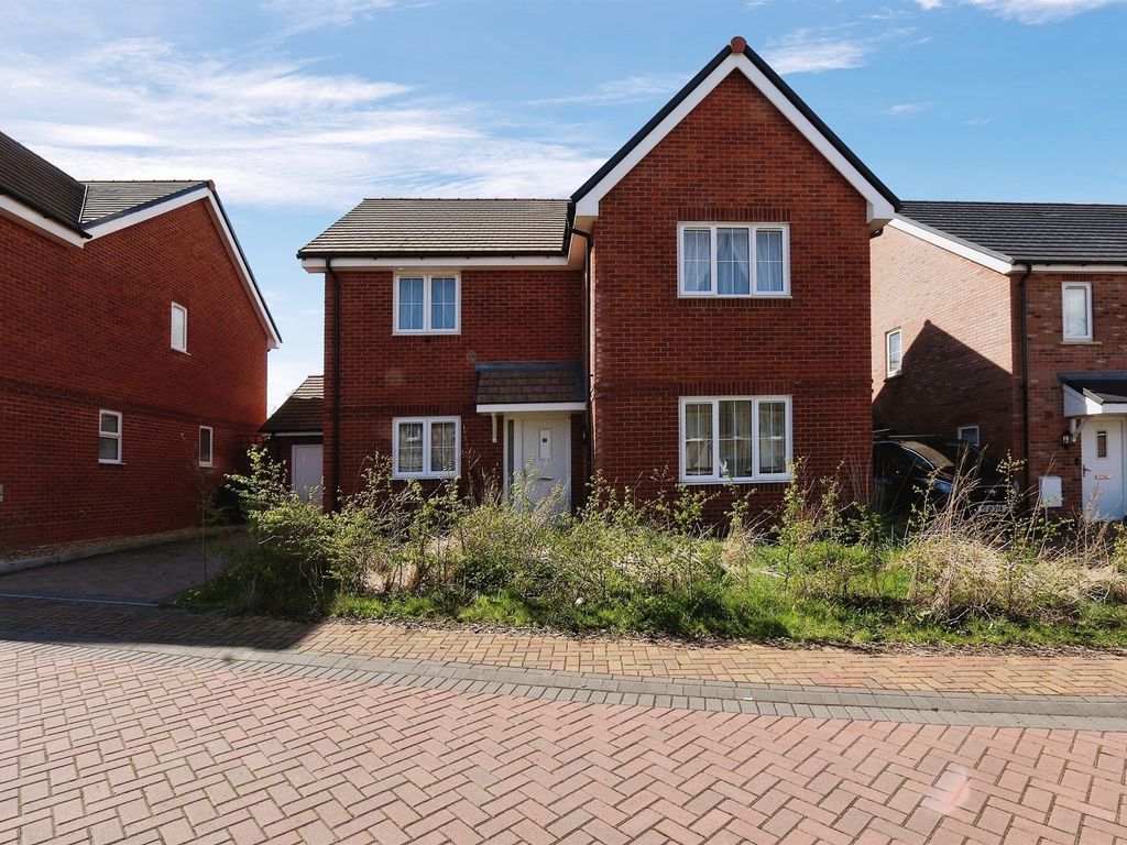 4 bed detached house for sale in Sparkes Drive, Whaddon, Salisbury SP5, £580,000