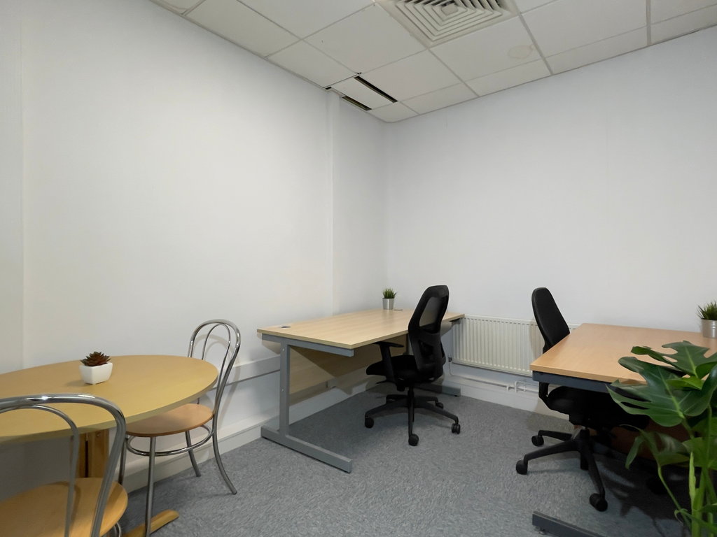 Serviced office to let in High Street, Newcastle-Under-Lyme ST5, £708 pa