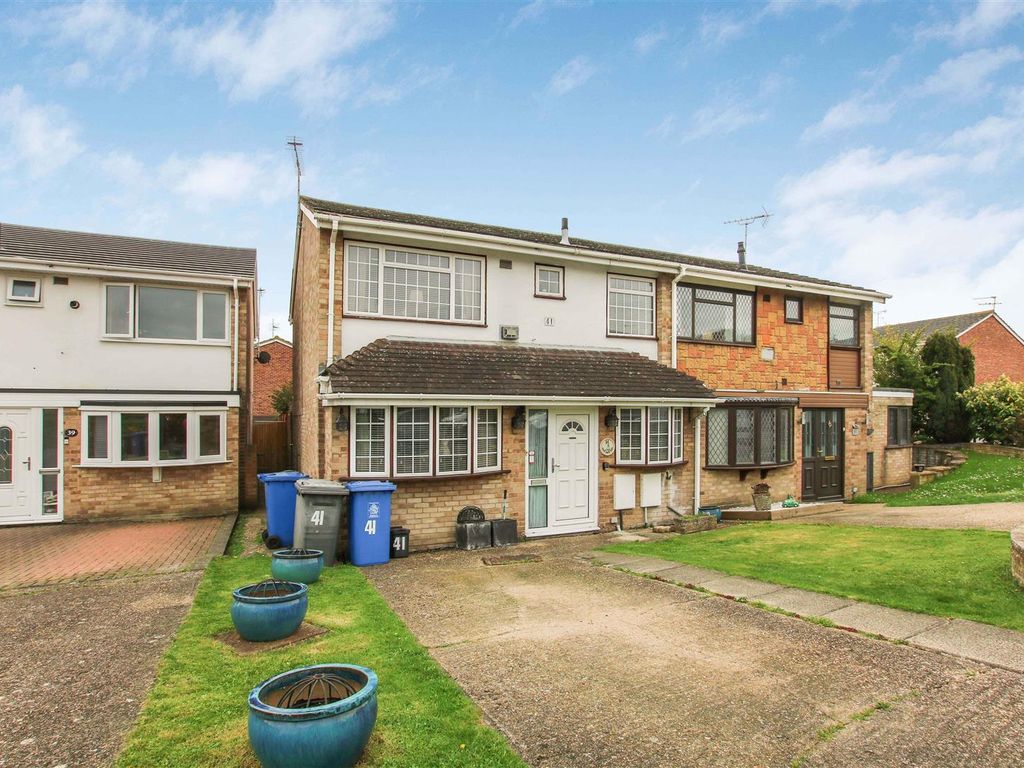 3 bed property for sale in White Horse Road, Windsor SL4, £450,000