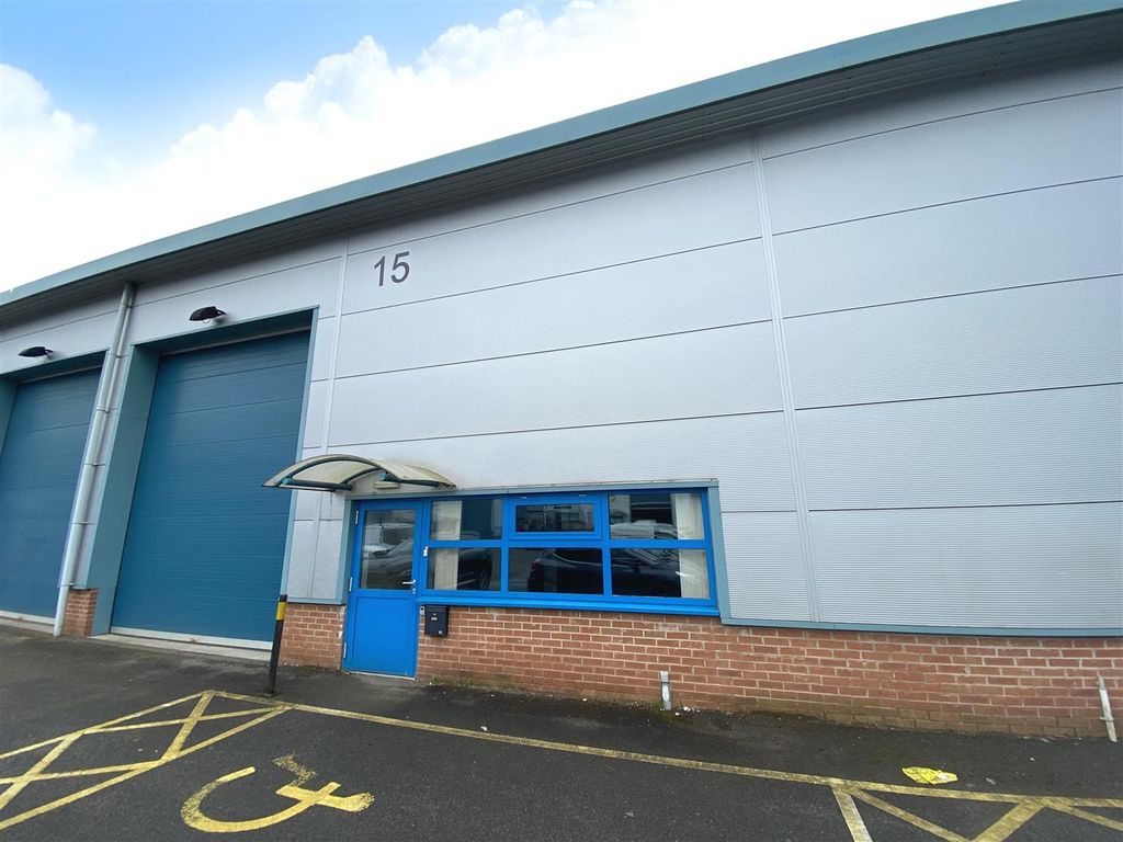 Light industrial to let in Arlington Court, Silverdale Enterprise Park Canal Row, Newcastle-Under-Lyme ST5, £18,500 pa