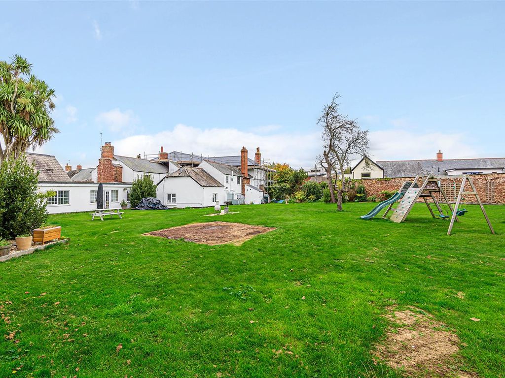 19 bed detached house for sale in Long Street, Taunton TA4, £895,000