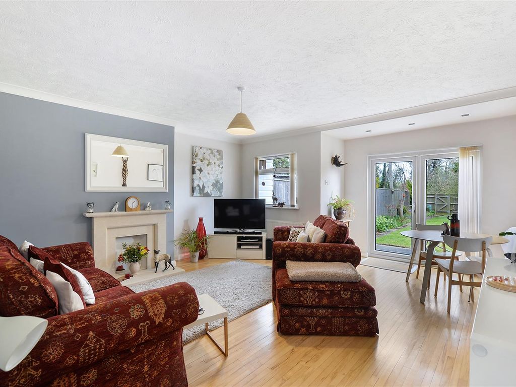 3 bed terraced house for sale in Oast View, Horsmonden, Tonbridge TN12, £385,000