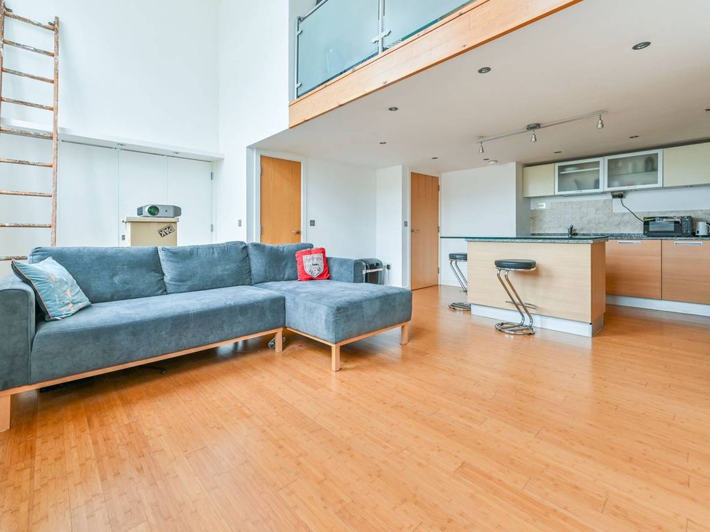 2 bed flat for sale in Reed Place, Clapham North, London SW4, £650,000