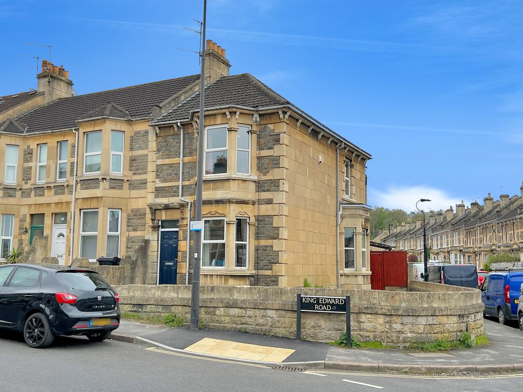3 bed end terrace house for sale in King Edward Road, Bath BA2, £450,000