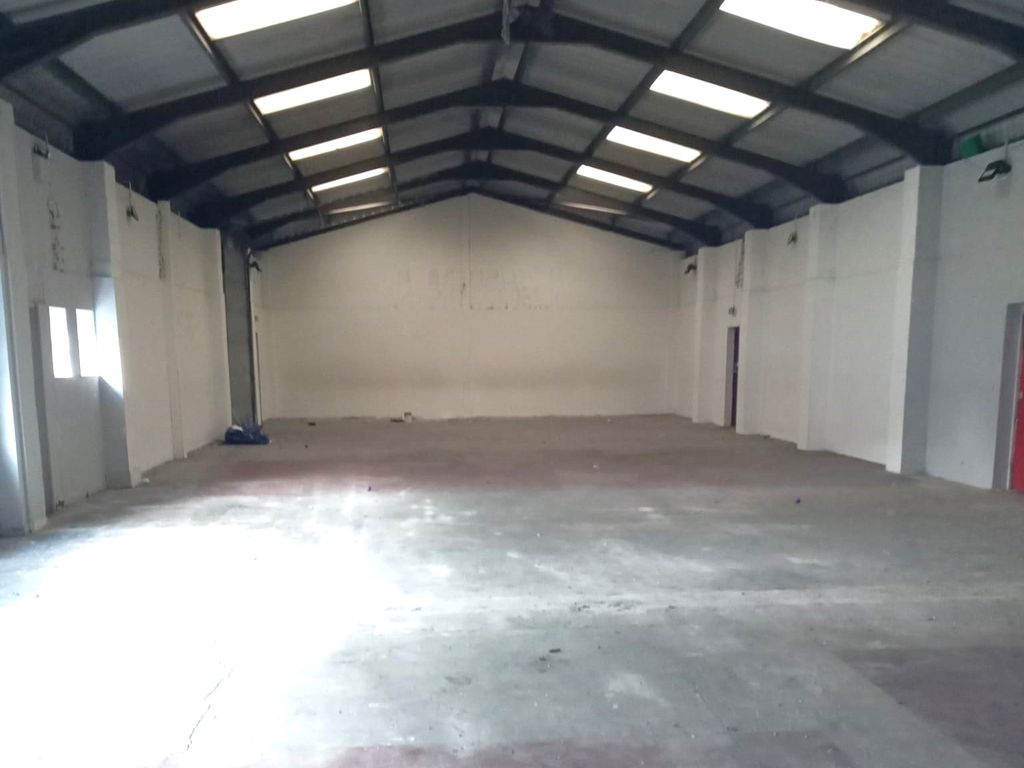 Warehouse to let in Highfield, Ferndale CF43, £42,640 pa