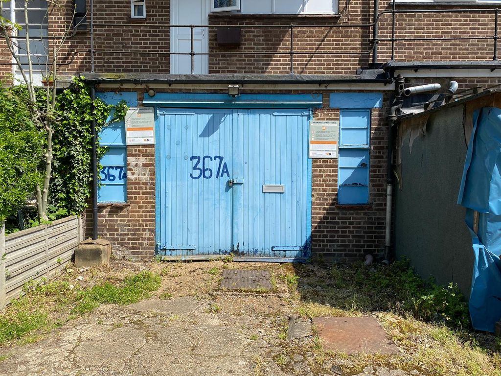 Warehouse to let in Rayners Lane, Pinner HA5, £8,400 pa