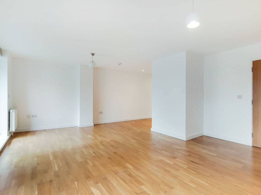 3 bed flat for sale in Goldsmiths Row E2, Bethnal Green, London,, £670,000
