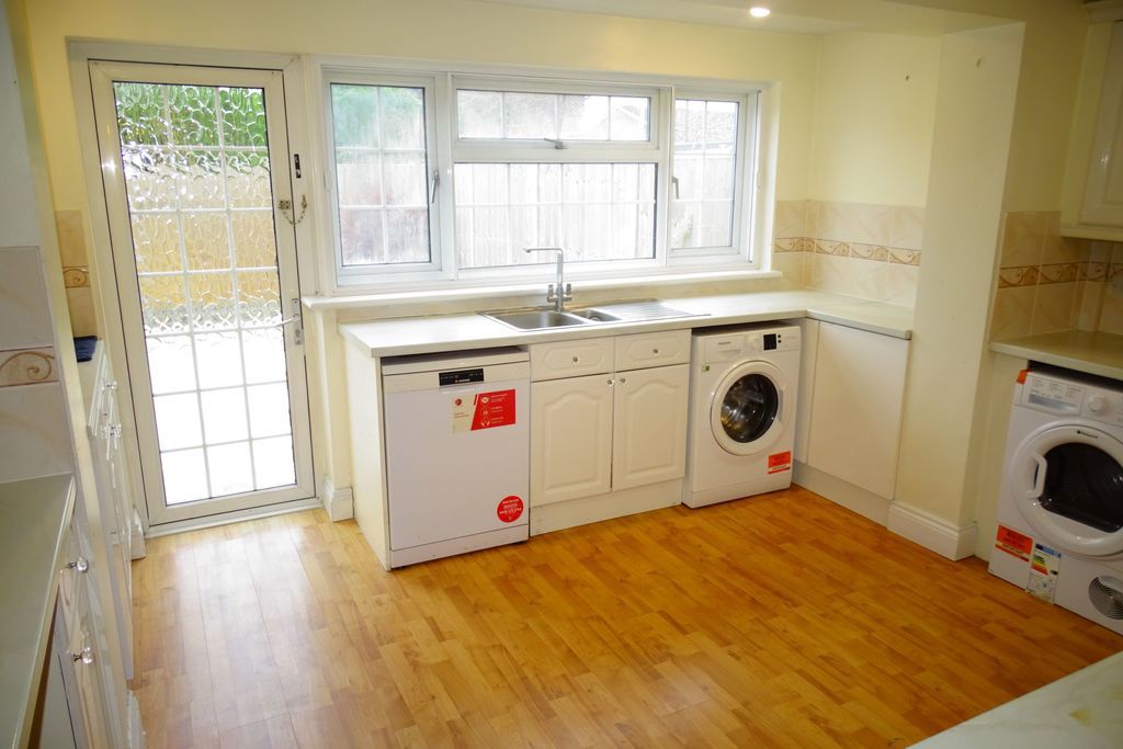 3 bed terraced house for sale in Mountsfield Close, Stanwell Moor TW19, £400,000