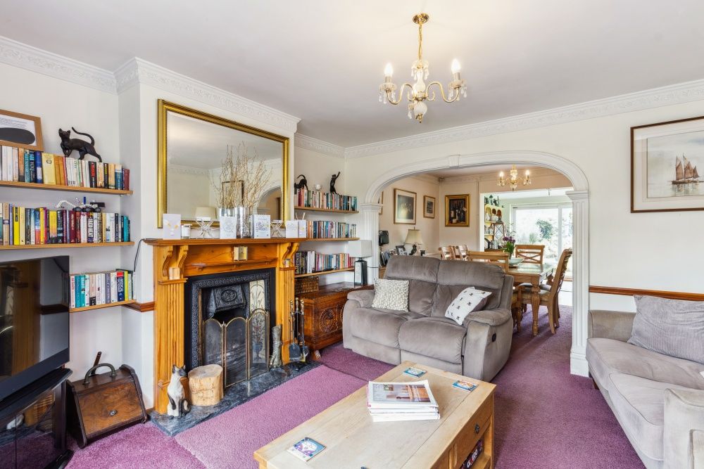 4 bed semi-detached house for sale in Bedford Avenue, Little Chalfont, Amersham HP6, £850,000