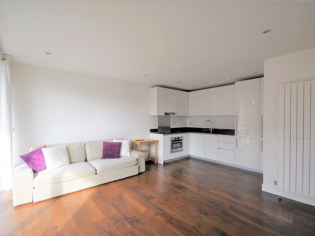 1 bed flat for sale in Johnson Court, Meadowside, London SE9, £345,000