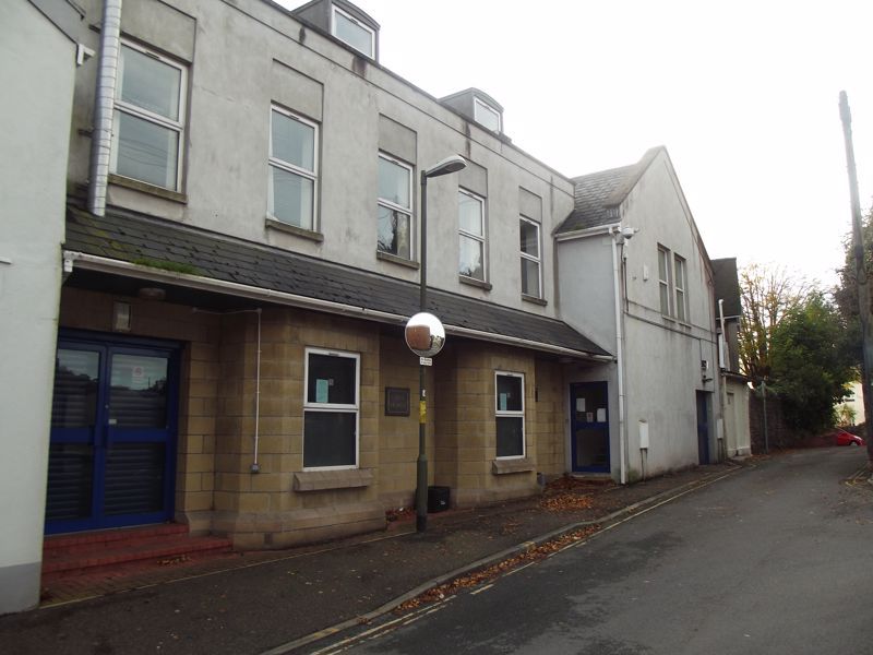 Office to let in South Street, Torquay TQ2, £10,000 pa