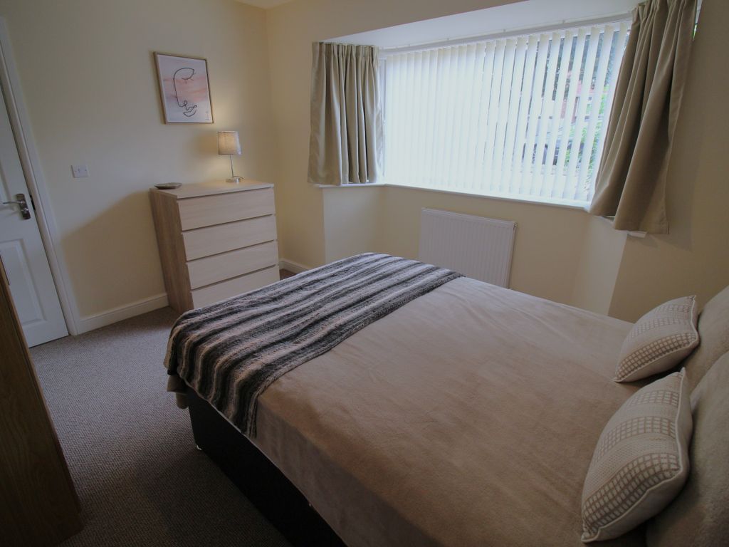 5 bed shared accommodation to rent in First Avenue, Woodlands, Doncaster DN6, £477 pcm