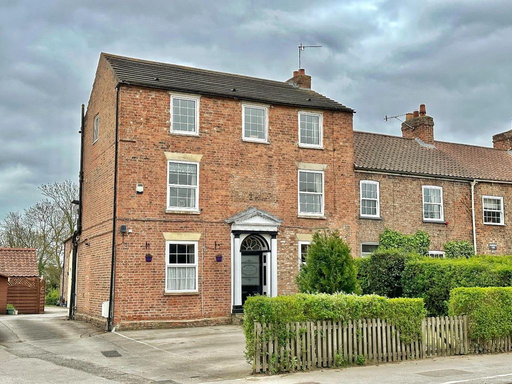 7 bed end terrace house for sale in The Old Post Office, Main Street, Shipton By Beningbrough, York YO30, £400,000