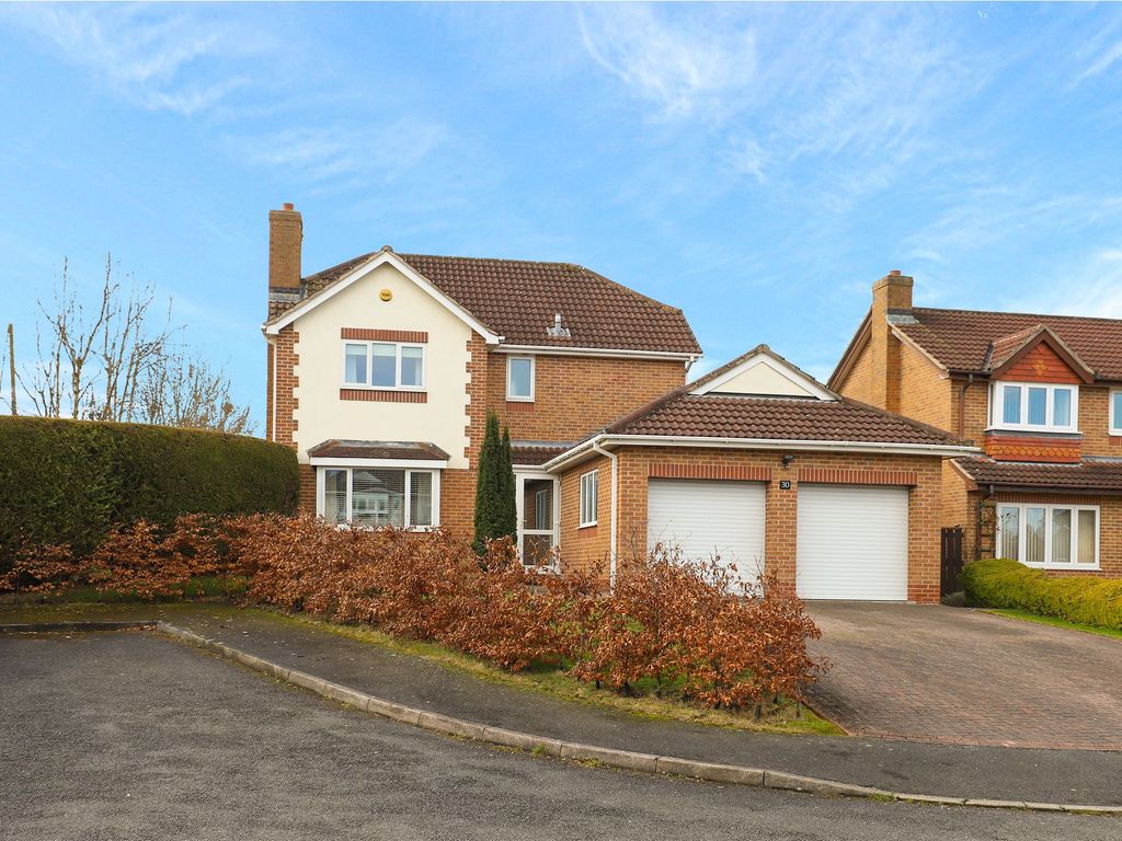 4 bed detached house for sale in Berwick Close, Chesterfield S40, £465,000