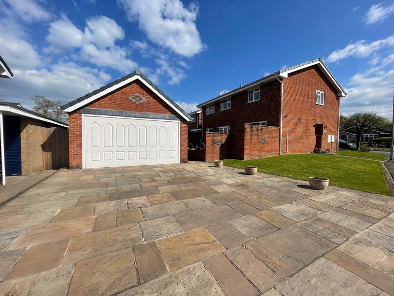 4 bed detached house for sale in Rydal Close, Holmes Chapel, Crewe CW4, £450,000