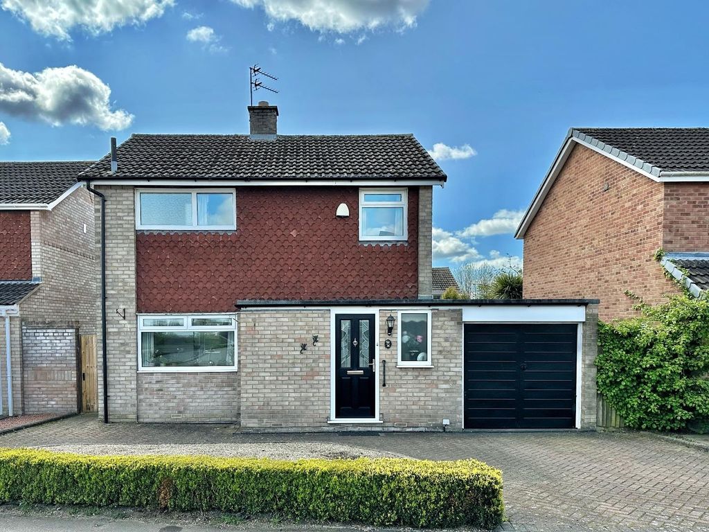 3 bed detached house for sale in Windsor Drive, Wigginton, York YO32, £350,000