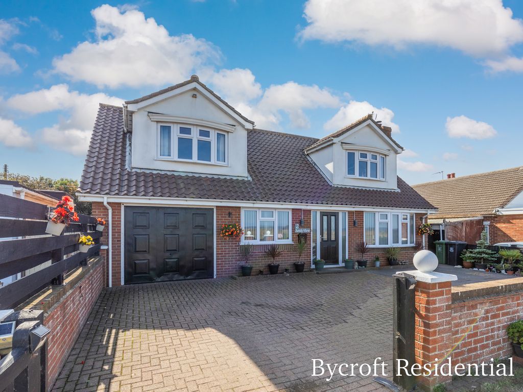 4 bed detached house for sale in The Esplanade, Scratby, Great Yarmouth NR29, £475,000
