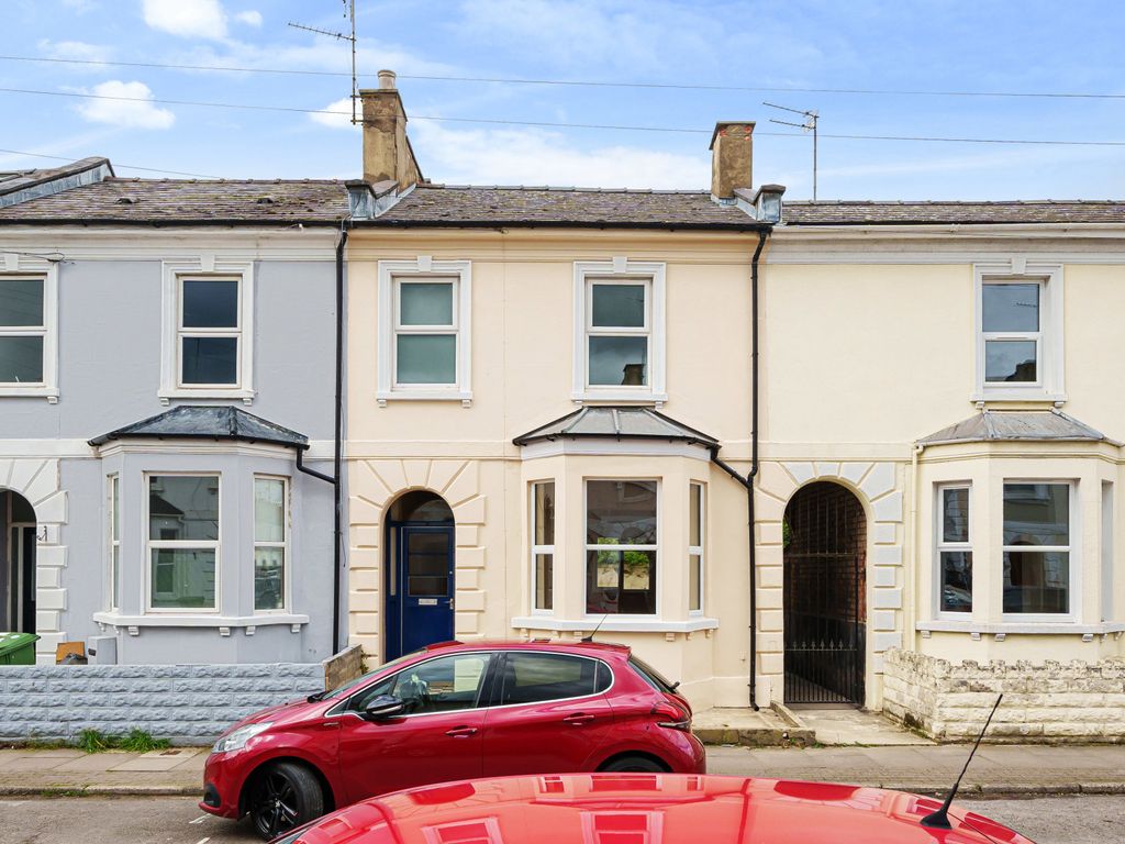 3 bed terraced house for sale in Leighton Road, Cheltenham, Gloucestershire GL52, £390,000
