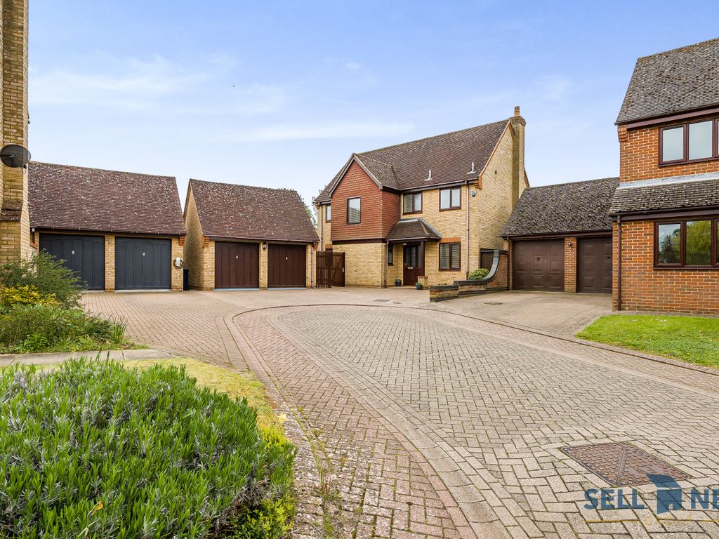 4 bed detached house for sale in Bunyan Close, Gamlingay SG19, £570,000